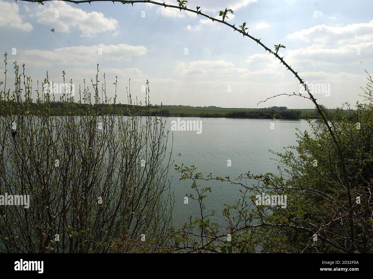 Overlook the blue lagoon at arlesey hi-res stock photography and images ...