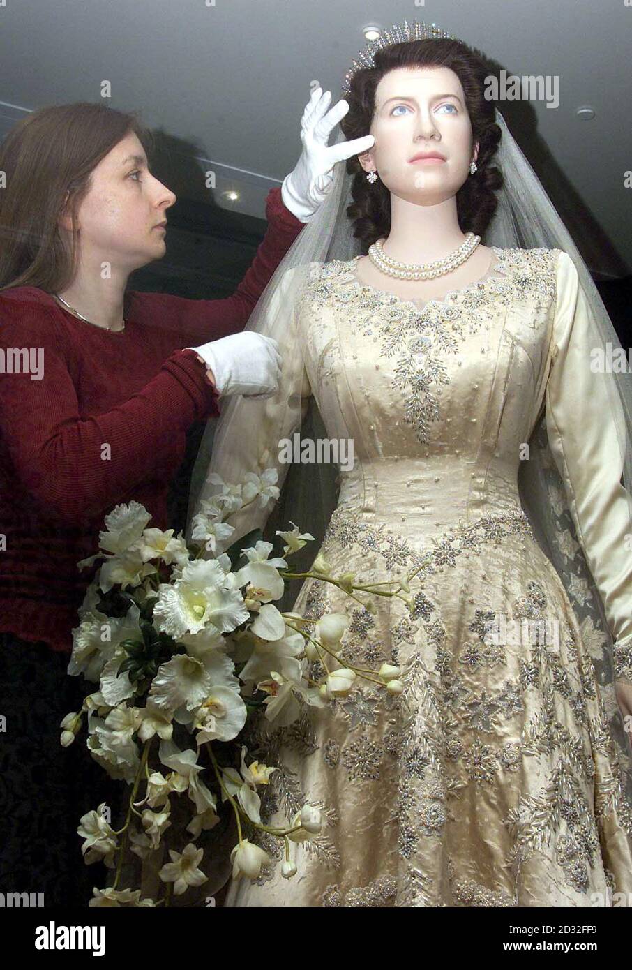 Queen Mother wedding dress ...