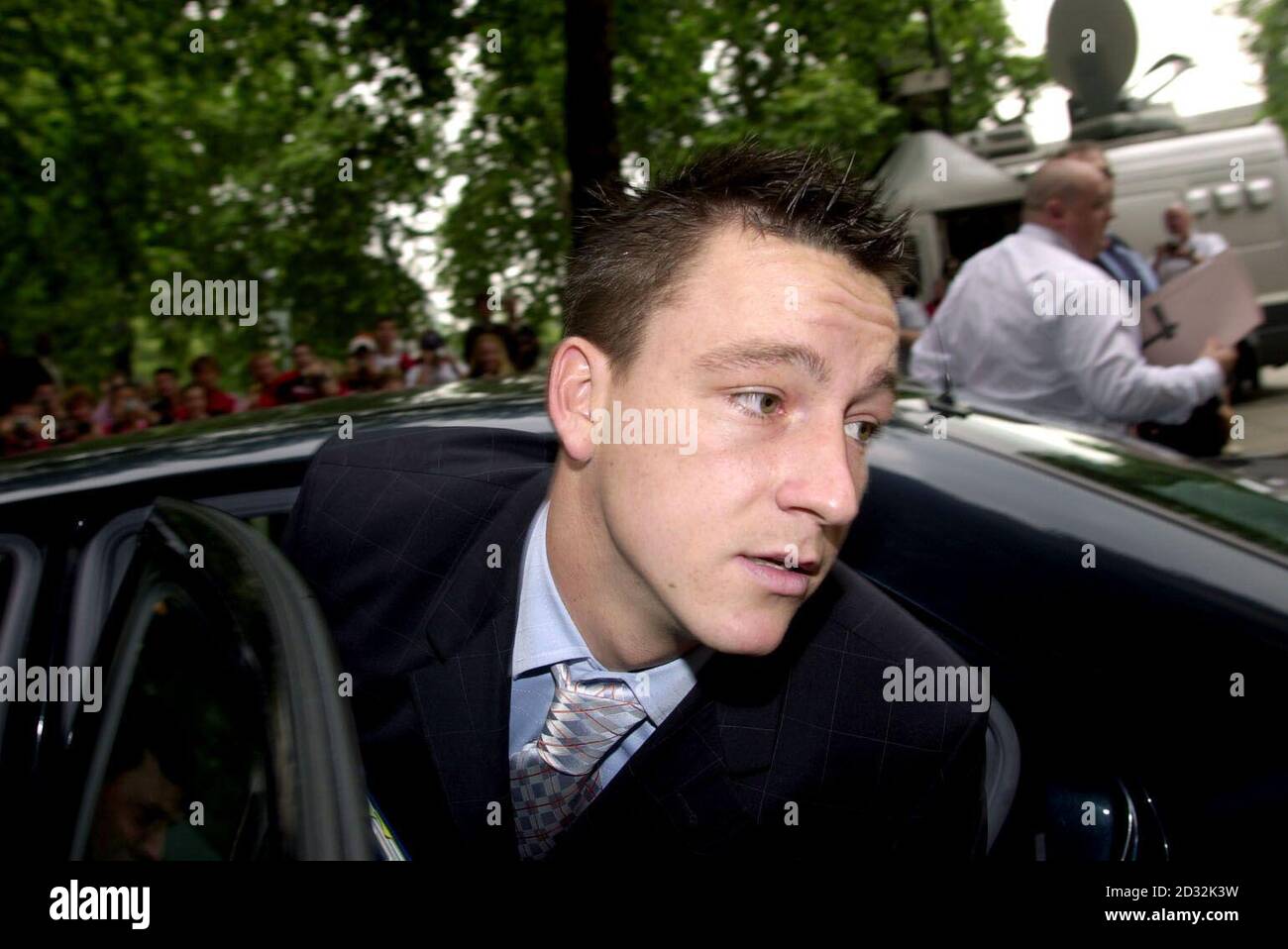 Chelsea footballer John Terry arrives at Middlesex Guildhall Crown Courtf or trial. Terry, 21, along with team-mate Jody Morris, 23 and Wimbledon defender Des Byrne, 21 was arrested over an alleged brawl at a fashionable night club in Knightsbridge, central London.   *...At a plea and direction hearing in June, the three men each denied a joint charge of affray at the club. See PA Story COURTS Footballers. PA Photo: Johnny Green. Stock Photo