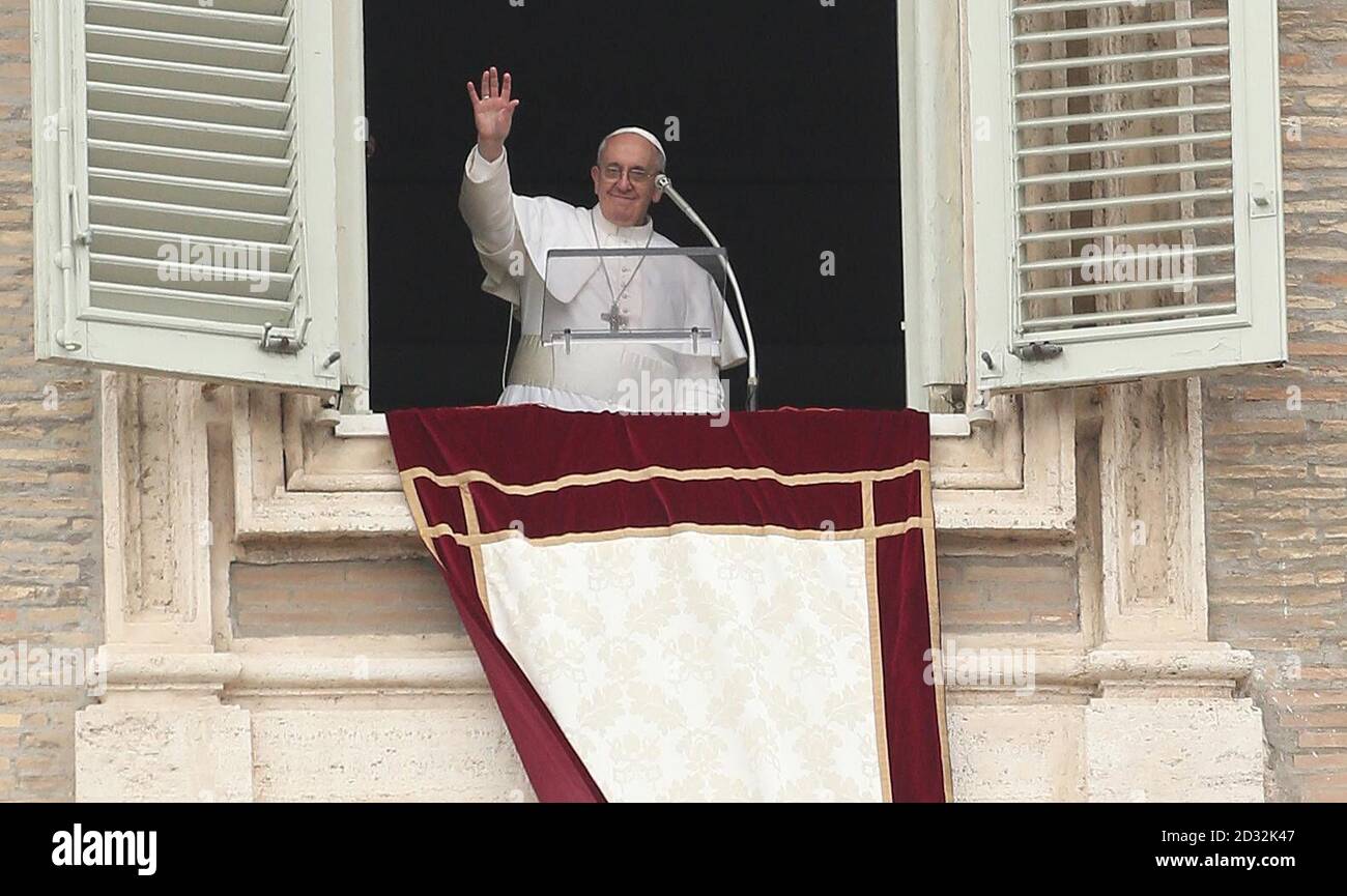 Pope window vatican hi-res stock photography and images - Alamy