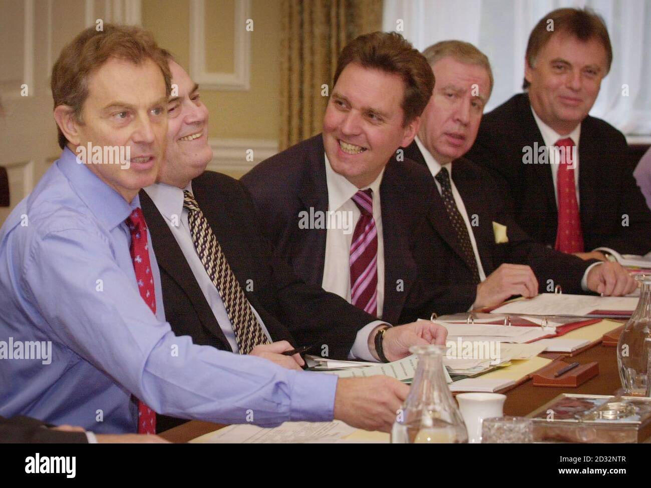 Prime Minister Tony Blair with the Cabinet at their weekly meeting . From left: Tony Blair, Deputy Prime MInister John Prescott, Health Secretary Alan Milburn, Welsh Secretary Paul Murphy, and Minister for Work and Pensions Andrew Smith in Downing St. Stock Photo