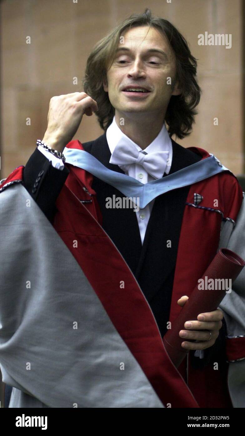 Actor Robert Carlyle receives his honourary Doctor of Arts Degree from Napier University in recognition of his contribution to Scottish drama. Stock Photo
