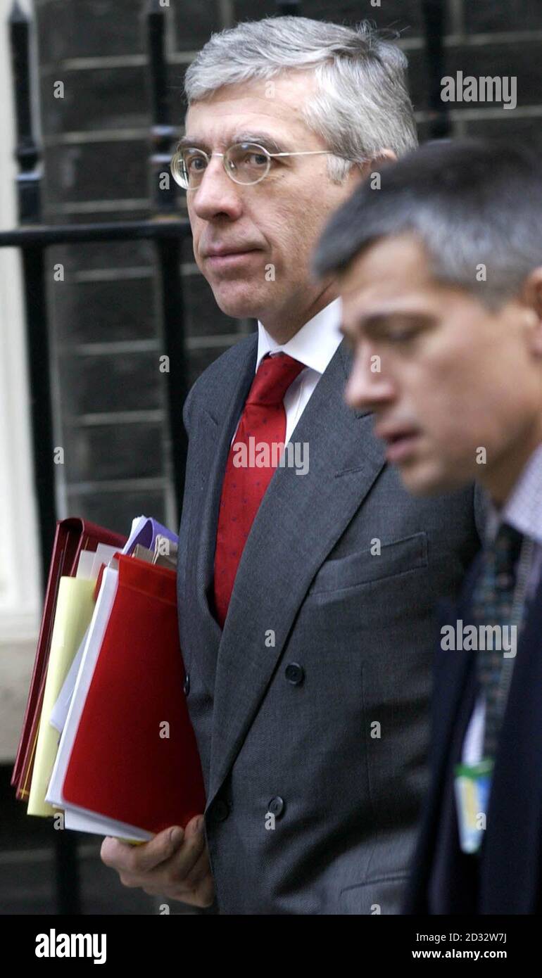 Foreign Secretary Jack Straw emerges from a Meeting at 10
