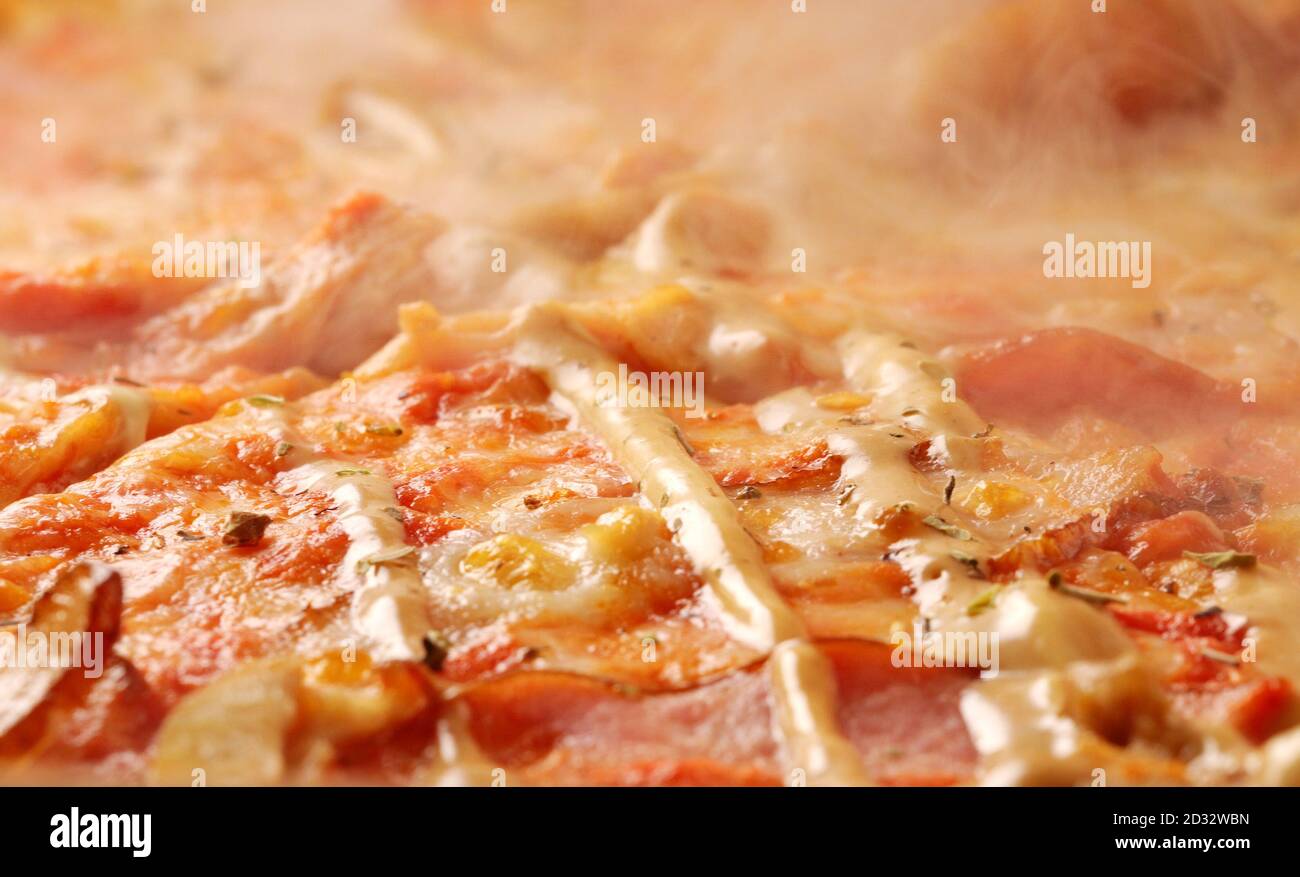 Hot and fresh pizza hi-res stock photography and images - Alamy