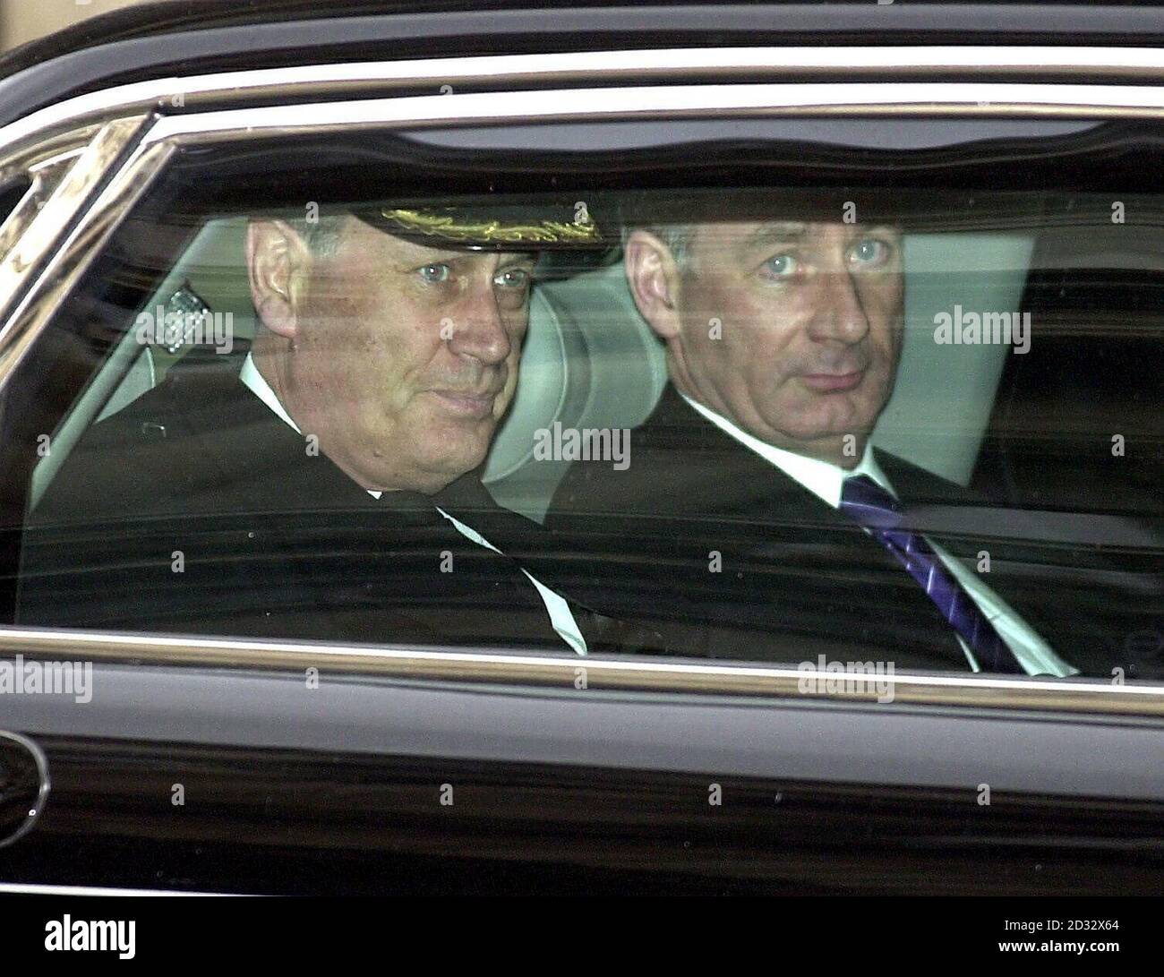 The Chief of the Defence Staff, Admiral Sir Michael Boyce (left) Defence Secretary Geoffrey Hoon leave 10 Downing Street after talks with the Prime Minister Tony Blair. Stock Photo