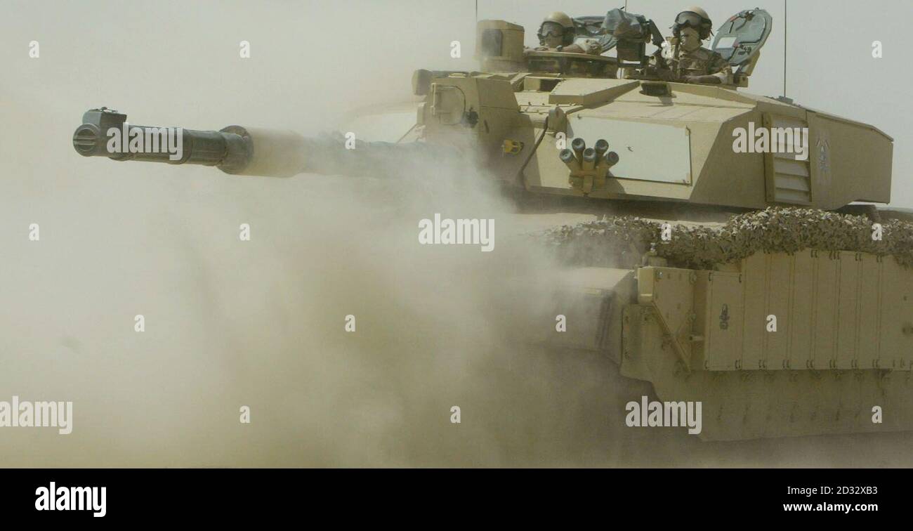 British Chellanger tank of 7th Armoured Brigade, 1 (UK) Armoured Div in the Kuwaiti desert. Stock Photo