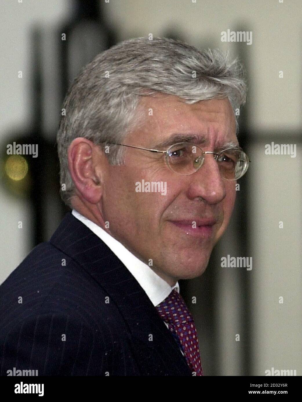 Foreign Secretary Jack Straw arrives at No 10 Downing Street, London