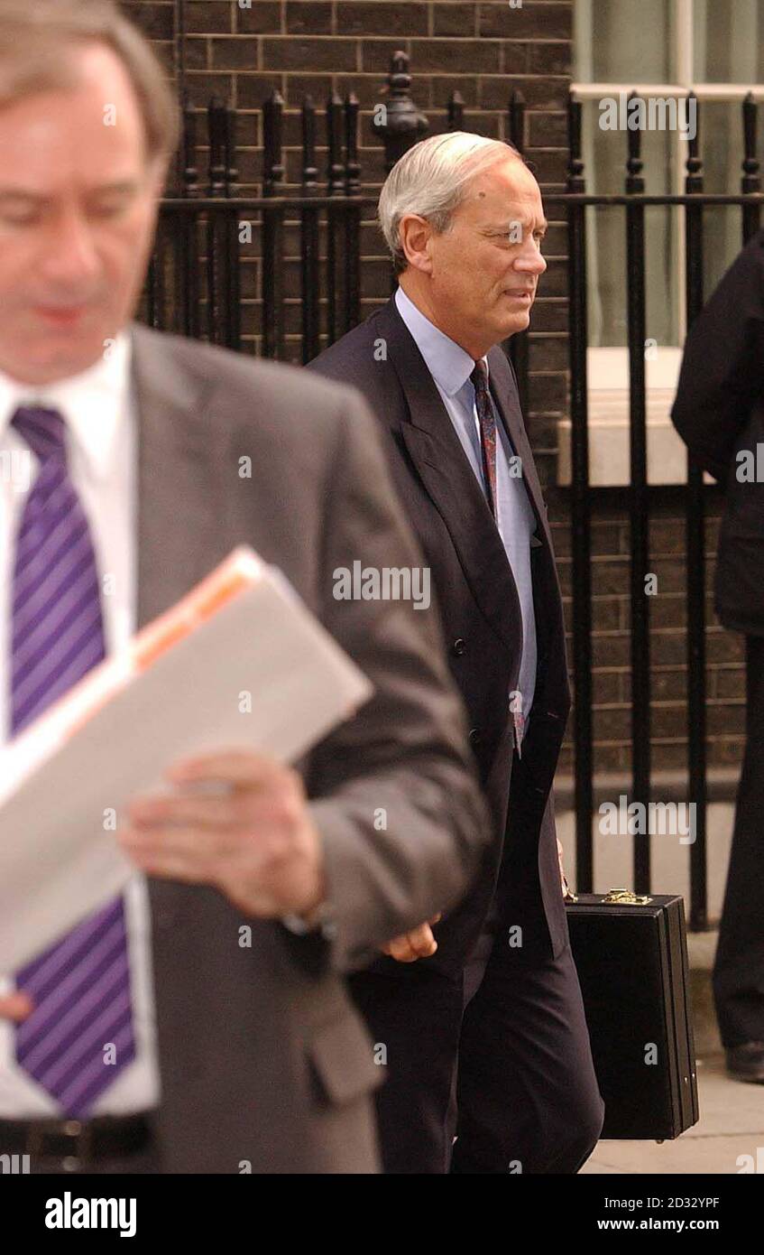 Chief of Defence Staff Admiral Sir Michael Boyce leaves a War Cabinet meeting at 10 Downing Street with Defence Secretary Geoff Hoon (left). Stock Photo