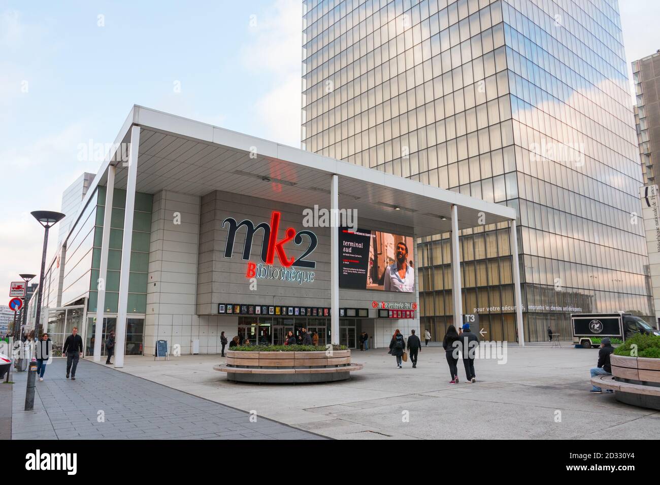 Mk2 bibliotheque cinema hi-res stock photography and images - Alamy