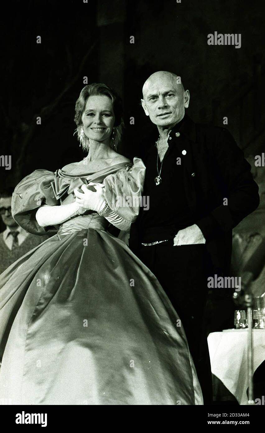 The king and i actress hi-res stock photography and images - Alamy