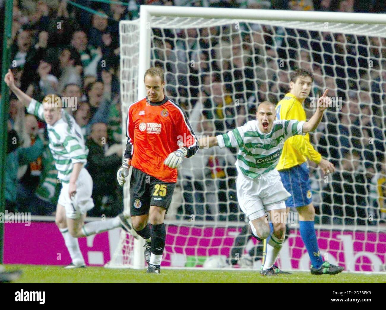 football-celebrating-henrik-larsson-high-resolution-stock-photography