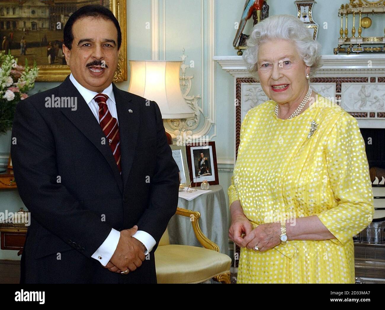 Britain's Queen Elizabeth II receives The King of Bahrain, His Majesty Shaikh Hamad Bin Isa Al Khalifa, KCMG at Buckingham Palace, London. Stock Photo