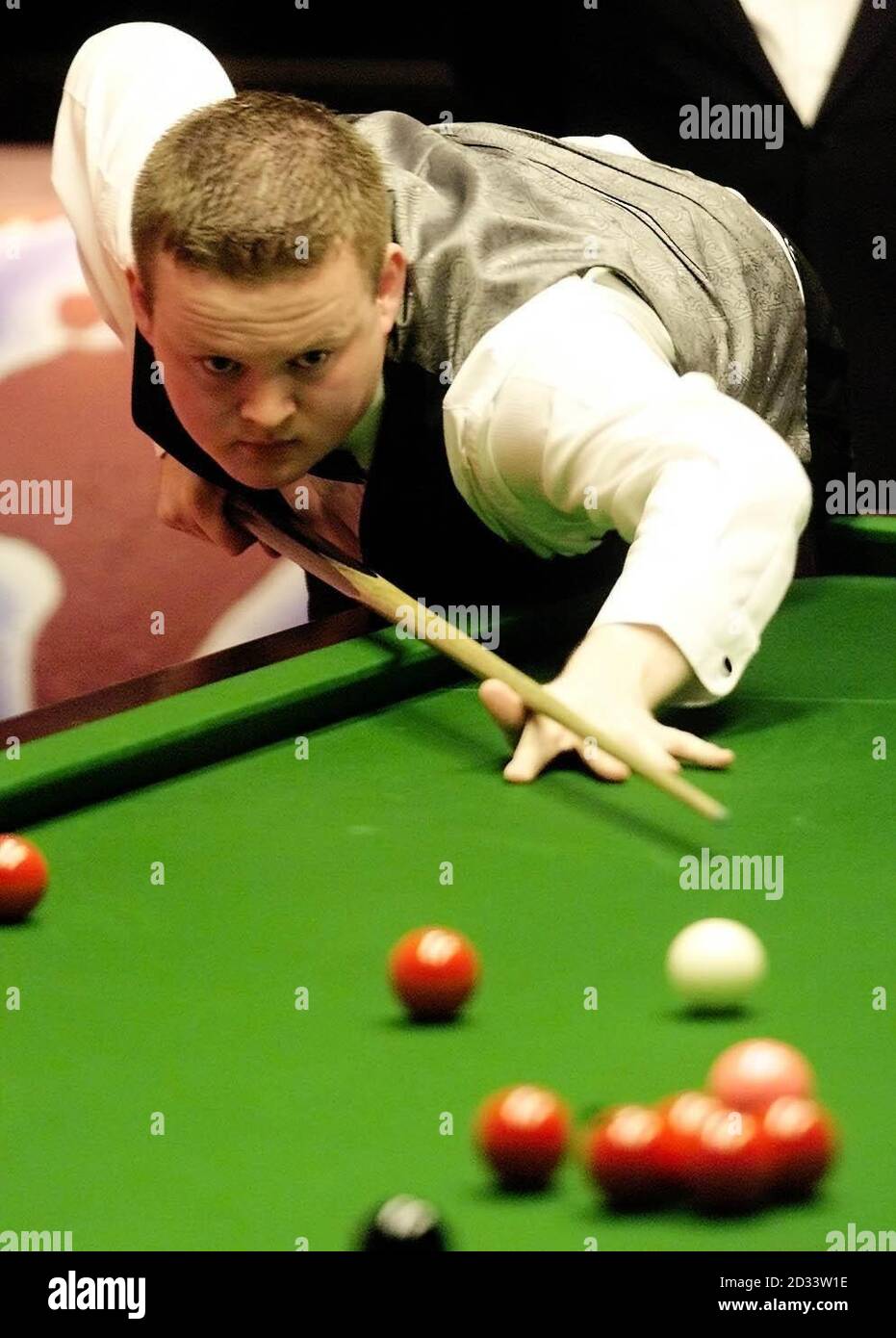 Shaun Murphy in action against Stephen Hendry during their first round  match in The Embassy World Snooker Championships, at The Crucible Stock  Photo - Alamy