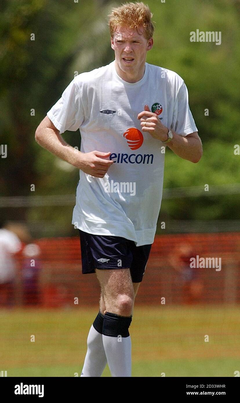 Republic irelands steve staunton during hires stock photography and
