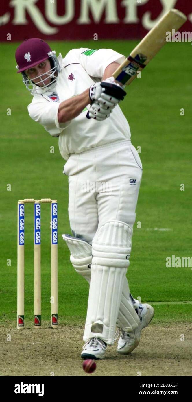 Mike Burns hits out for Somerset during the C&G Cheltenham and Gloucester Trophy Quarter Final match  Somerset v Worcestershire at Taunton, Wednesday 17 July 2002. PA Photo Barry Batchelor. Stock Photo