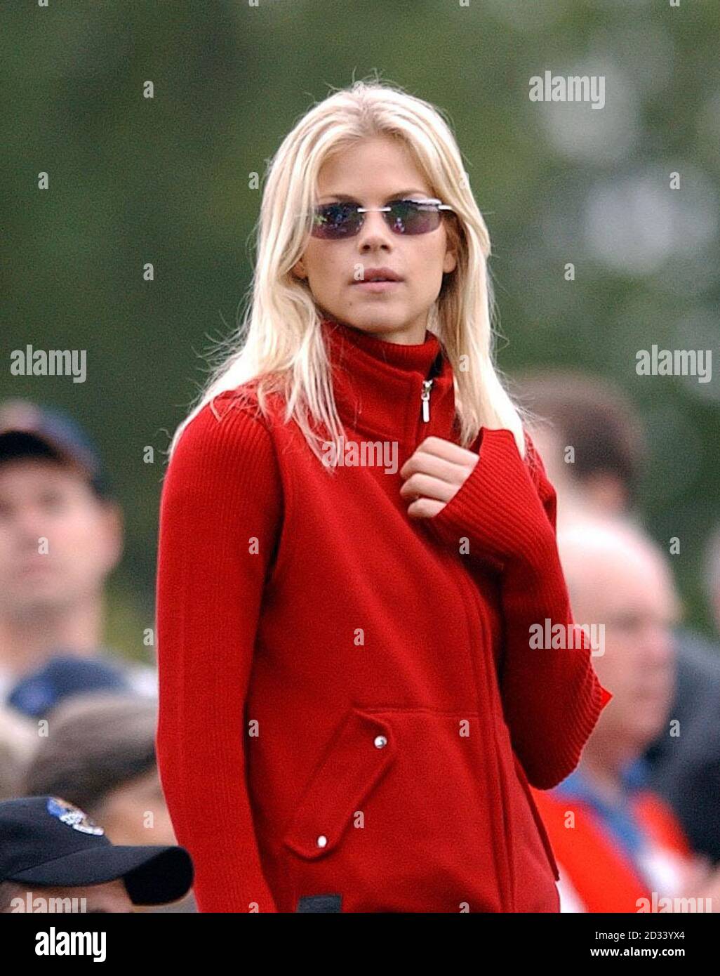 Elin Nordegren watches her boyfriend Tiger Woods and his partner Paul(08)