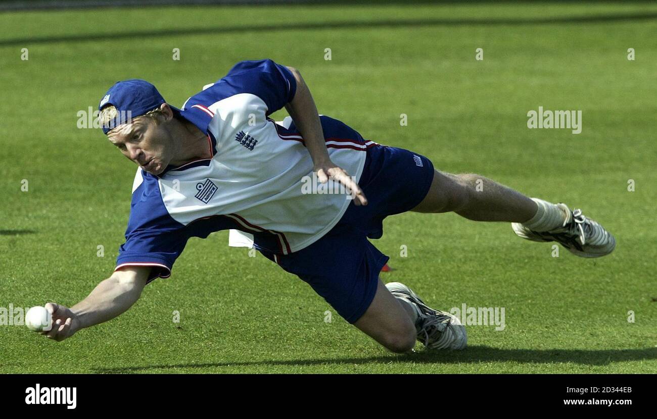 England's Gareth Batty  dives for the ball during nets session, prior to playing Zimbabwe at Edgbaston in the 1st game of the ICC Champions Trophy, One Day international tommorow at, Edgbaston, Birmingham. Stock Photo
