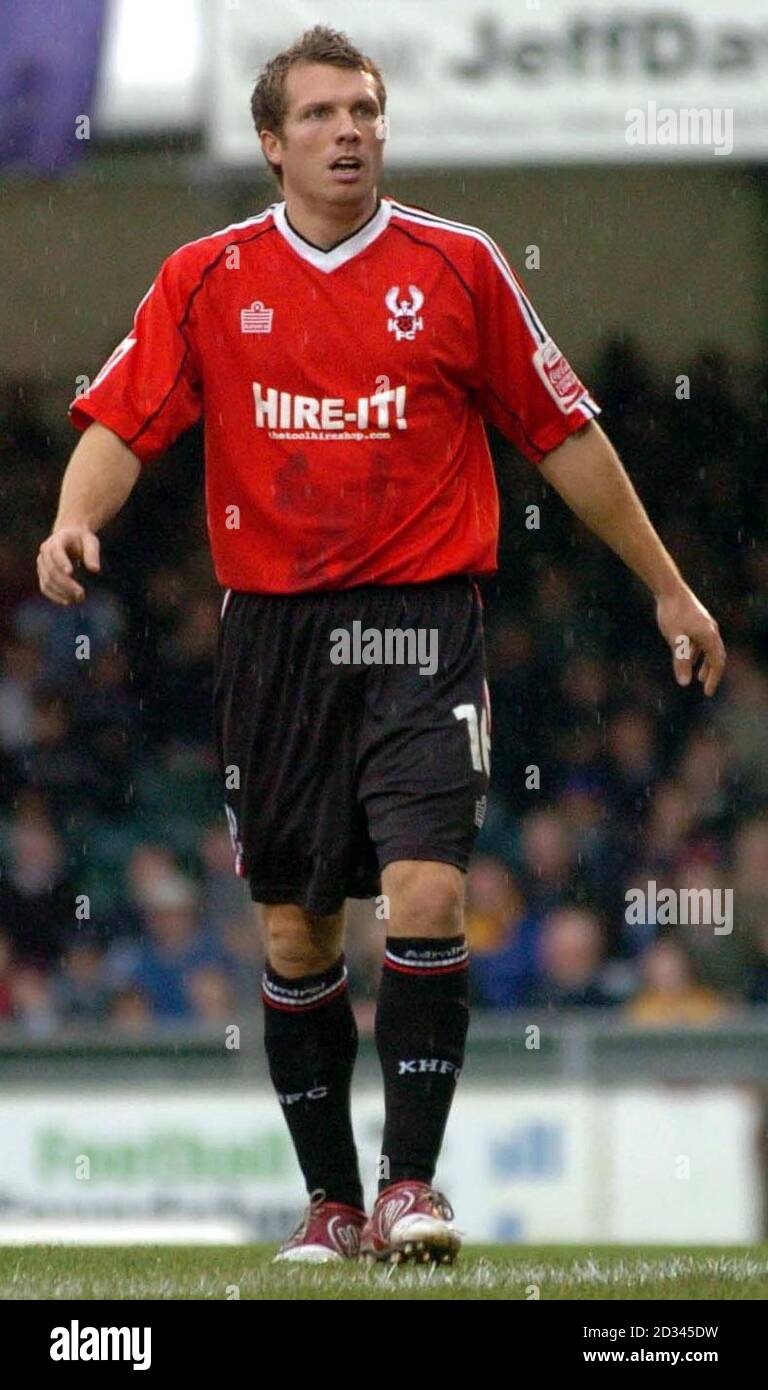 Kidderminster Harriers Ian Foster in action during the Coca-Cola League Two match against Bristol Rovers at the Memorial Ground, Bristol.  THIS PICTURE CAN ONLY BE USED WITHIN THE CONTEXT OF AN EDITORIAL FEATURE. NO UNOFFICIAL CLUB WEBSITE USE. Stock Photo