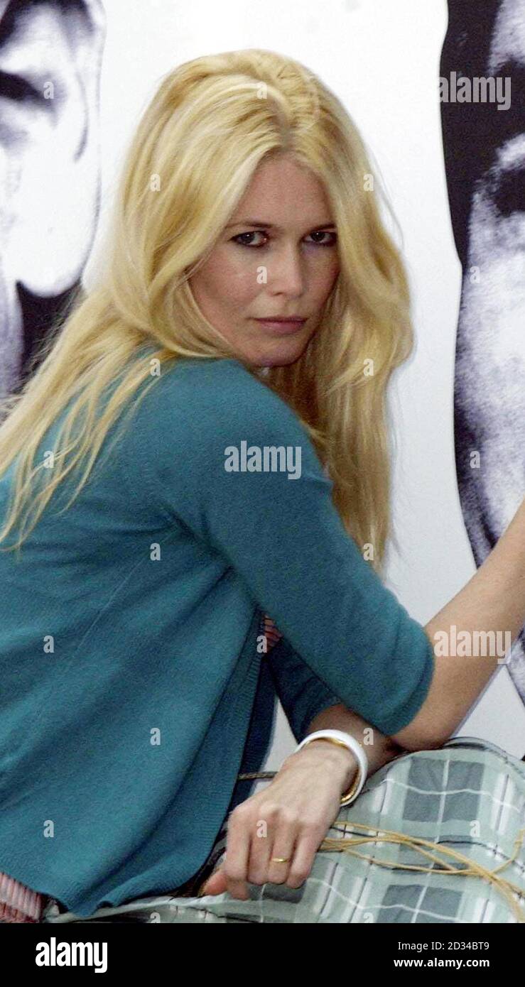 Supermodel Claudia Schiffer Joins 150 Million Campaigners Around The World To Say To G8 Finance Ministers We Ll Be Watching You During A Meeting For The Global Call To Action Against Poverty Gcap