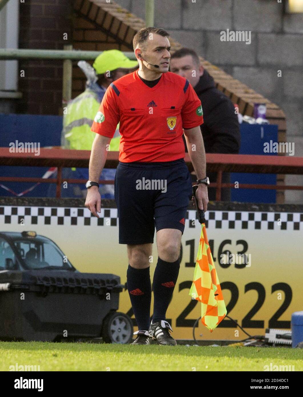 Graham McNeillie assistant referee during the Ladbrokes Scottish Premiership at Caledonian Stadium, Inverness. PRESS ASSOCIATION Photo. Picture date: Sunday November 29, 2015. See PA story soccer Inverness. Photo credit should read: Jeff Holmes/PA Wire. EDITORIAL USE ONLY. Stock Photo
