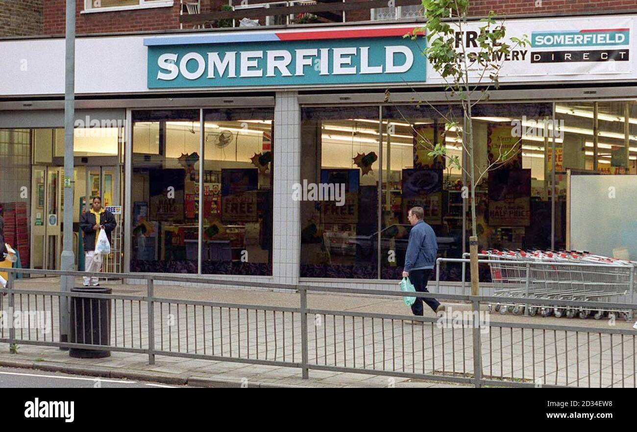 A File Picture of A Somerfield supermarket in Tulse Hill, London.The prospect of a Â£1 billion bid for supermarket Somerfield was kept alive today Tuesday 11 October 2005 by the last remaining bidder in the long-running takeover saga. The consortium featuring Apax Partners, property tycoon Robert Tchenguiz and investment bank Barclays Capital said it continued to work towards an offer although it added there was no certainty an offer would be made. See PA Story CITY Somerfield. PRESS ASSOCIATION PHOTO. PHOTO CREDIT SHOULD READ PeterJordan/PA  Stock Photo