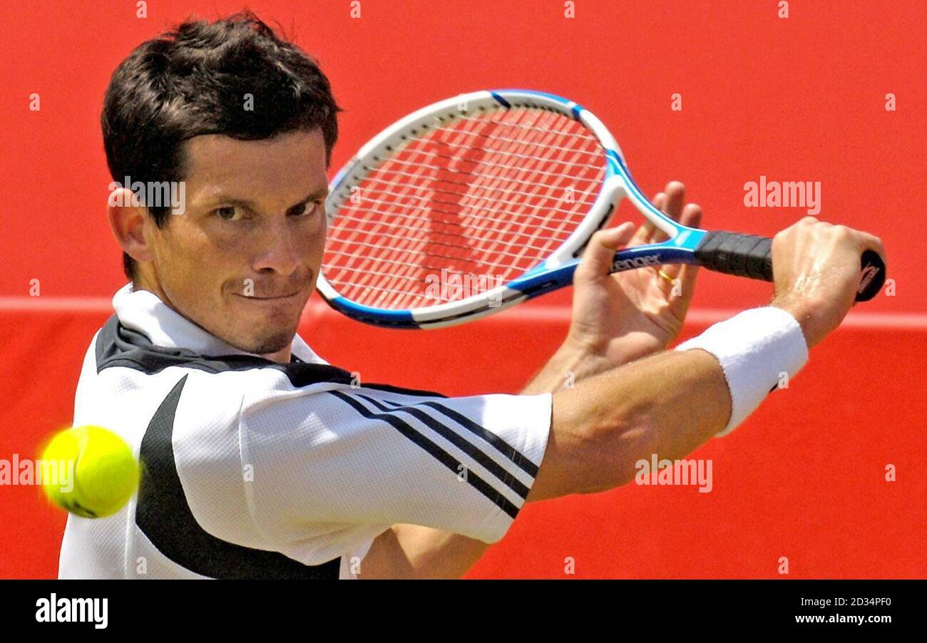 Tim Henman in action against Dmitry Tursunov during The Stella Artois Championships at The Queen's Club, London. Stock Photo