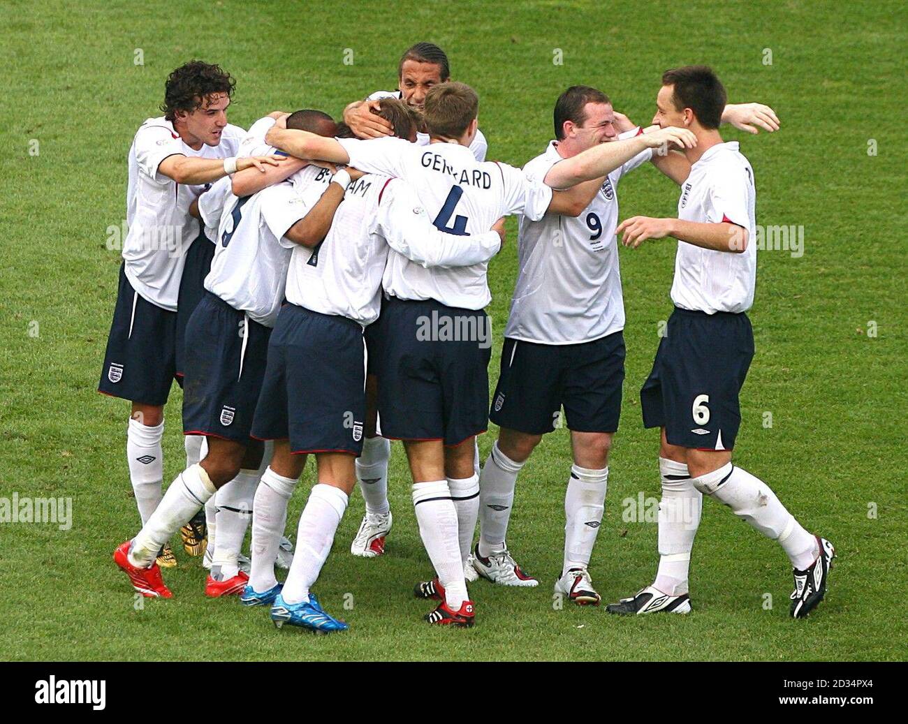 The England team celebrate David Beckham's goal Stock Photo - Alamy
