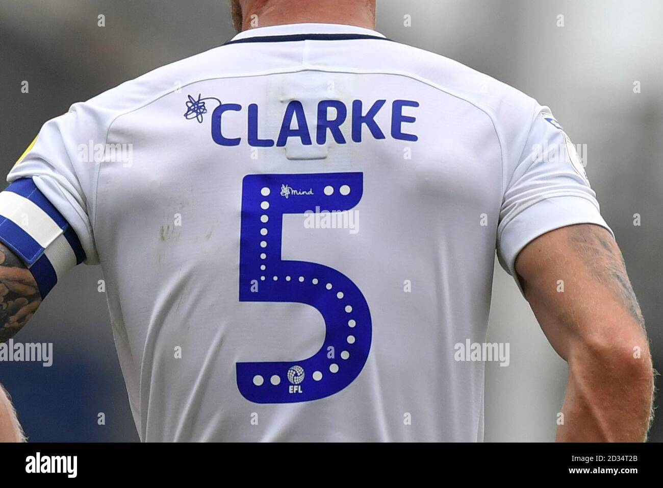 The Mindfulness symbol on the shirt of Preston North End's Tom Clarke during the Sky Bet Championship match at Deepdale, Preston. PRESS ASSOCIATION Photo. Picture date: Saturday September 1, 2018. See PA story SOCCER Preston. Photo credit should read: Anthony Devlin/PA Wire. RESTRICTIONS: EDITORIAL USE ONLY No use with unauthorised audio, video, data, fixture lists, club/league logos or 'live' services. Online in-match use limited to 120 images, no video emulation. No use in betting, games or single club/league/player publications. Stock Photo