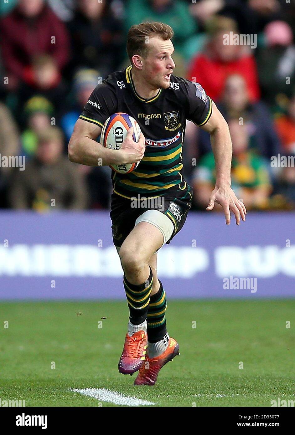 Rory hutchinson of northampton saints hi-res stock photography and ...