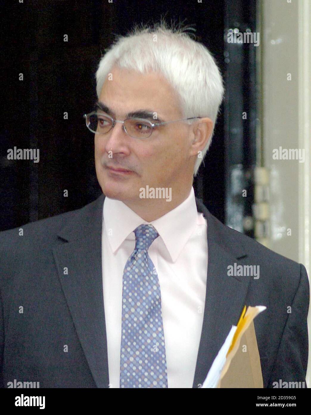 Chancellor Alistair Darling leaves after today's cabinet meeting, at No 10 Downing Street, central London. Stock Photo
