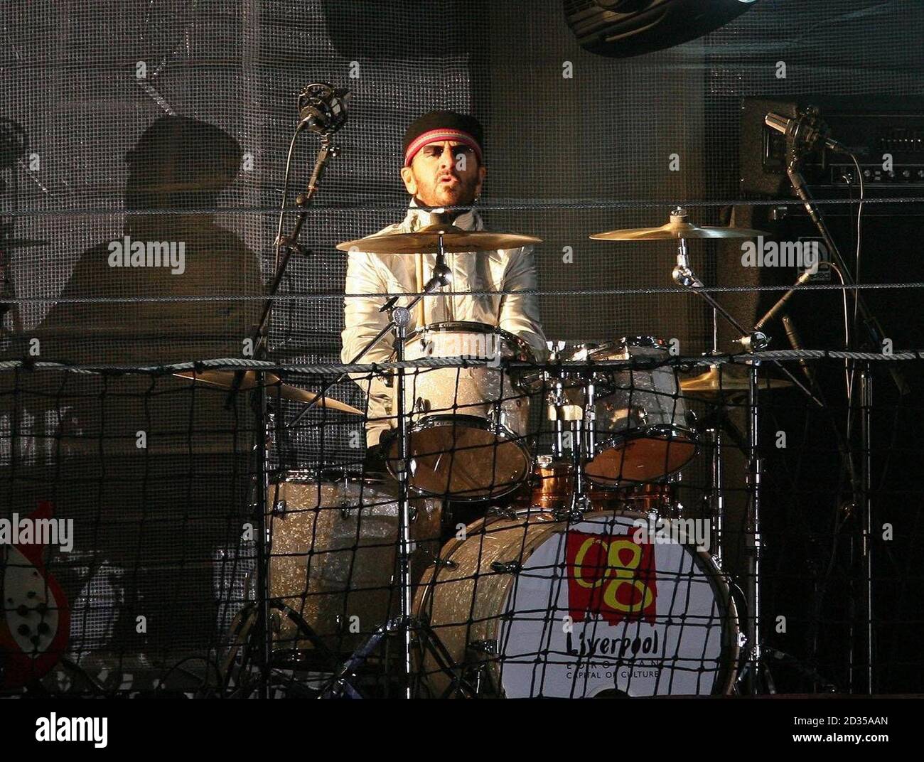 Ringo Starr takes part in a unique roof top performance atop St George ...