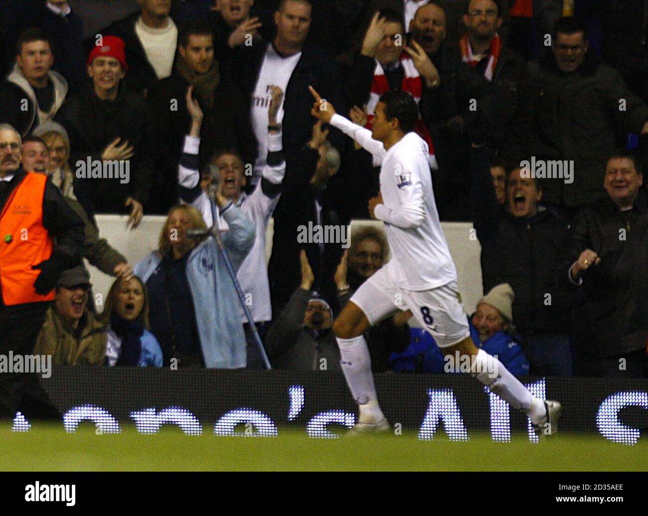 Tottenham Hotspur s Jermaine Jenas Celebrates His Goal Stock Photo Alamy tottenham-hotspur-s-jermaine-jenas-celebrates-his-goal-stock-photo-alamy