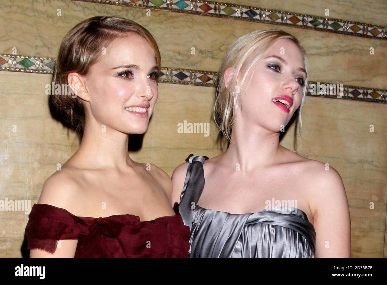 Natalie Portman (left) and Scarlett Johansson at the aftershow party for the film 'The Other Boleyn Girl', at The Criterion in Piccadilly, central London. Stock Photo