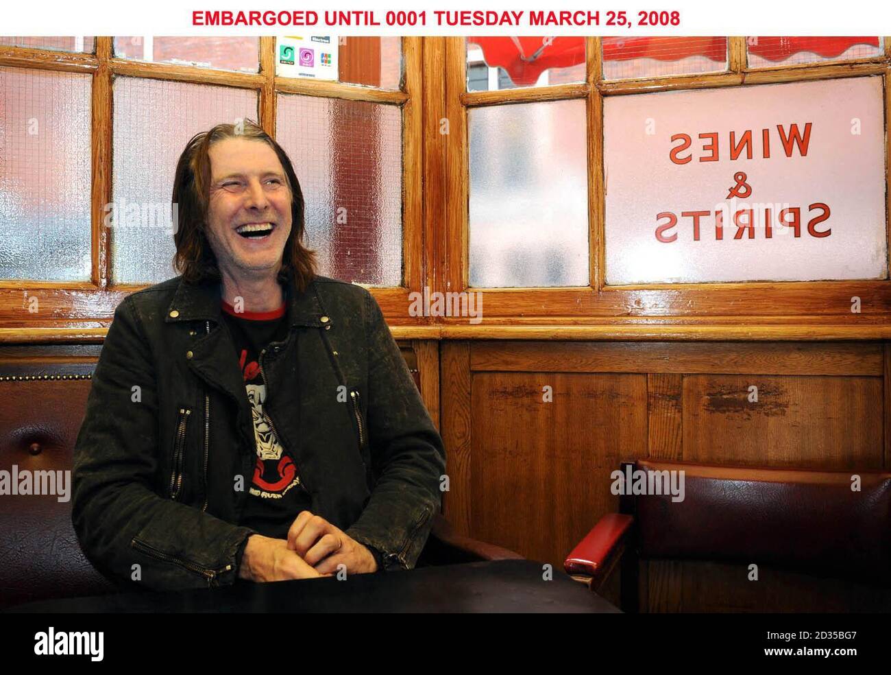 Shameless actor David Threlfall talks about debt in the Coach and Horses public house, central London. Stock Photo