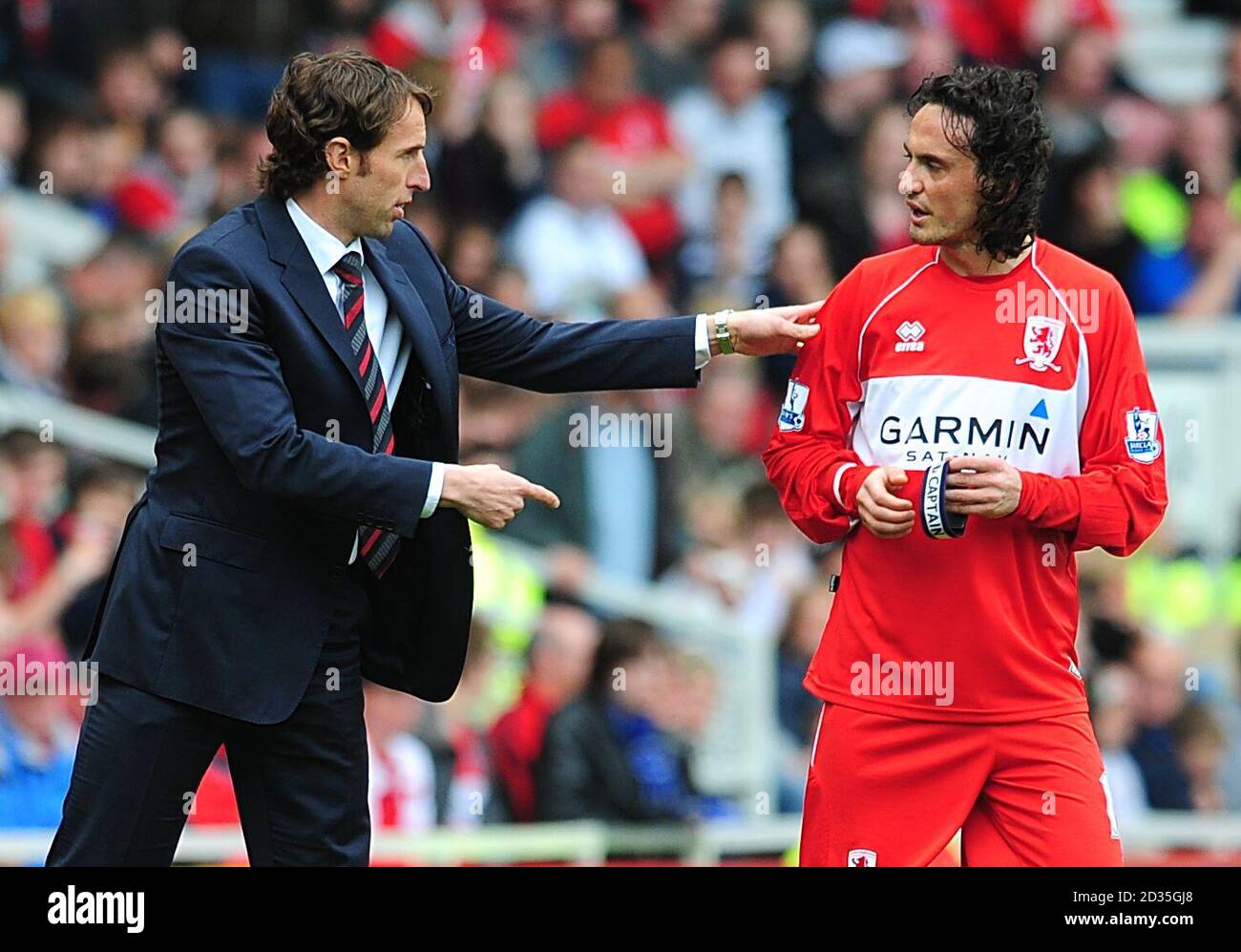 Middlesbrough manager Gareth Southgate (left) talks with Tuncay Sanli (right) on the touchline Stock Photo