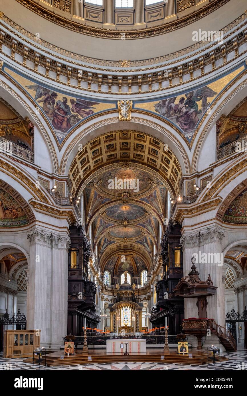 UK, London, Interior of St. Paul's Anglican (Church of England) cathedral, architect: Christopher Wren, 1710, English baroque style, no people Stock Photo