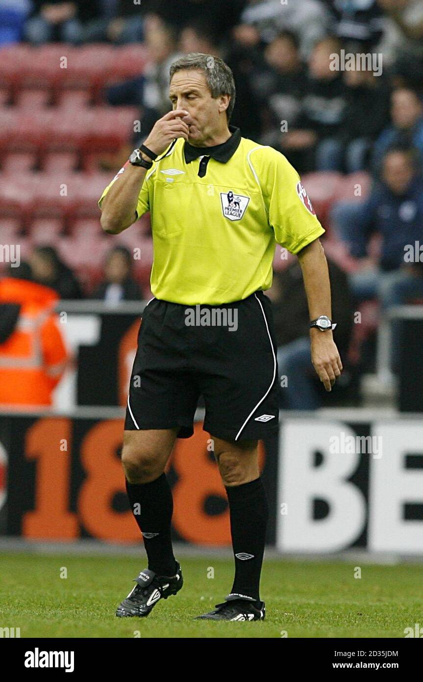 Alan Wiley, match referee Stock Photo Alamy