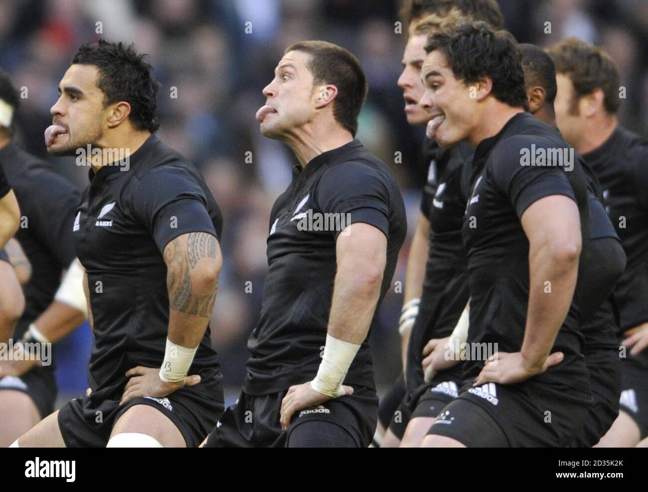 Танец хаки регби. Хака Испания. Боевой танец хака. New Zealand all Blacks. Хака по русски.
