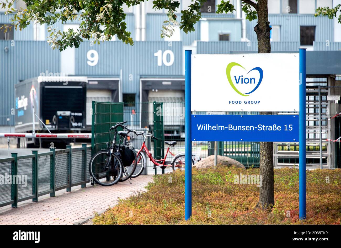 Emstek, Germany. 07th Oct, 2020. A sign bearing the company's logo is placed in front of an entrance to a slaughterhouse belonging to the food company Vion. Once again, a large slaughterhouse in Lower Saxony has suffered a large number of corona infections. In the company in the Cloppenburg district, a total of 63 cases have become known during tests among employees over the past few days. Credit: Hauke-Christian Dittrich/dpa/Alamy Live News Stock Photo