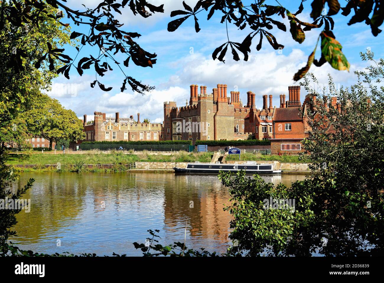 Exterior of the Royal Palace of Hampton Court with the River Thames in ...
