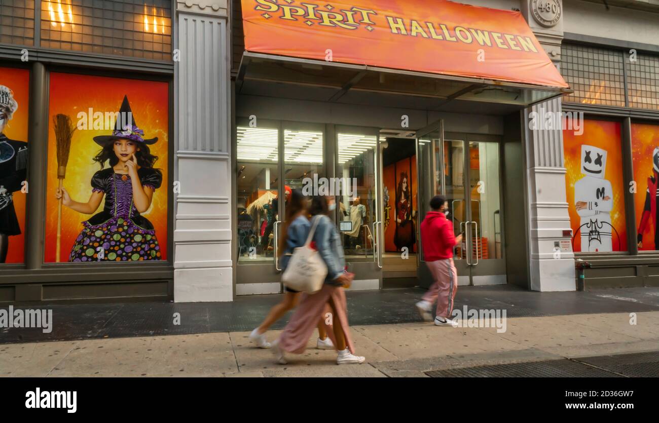 A Spirit Halloween pop-up store in Noho 