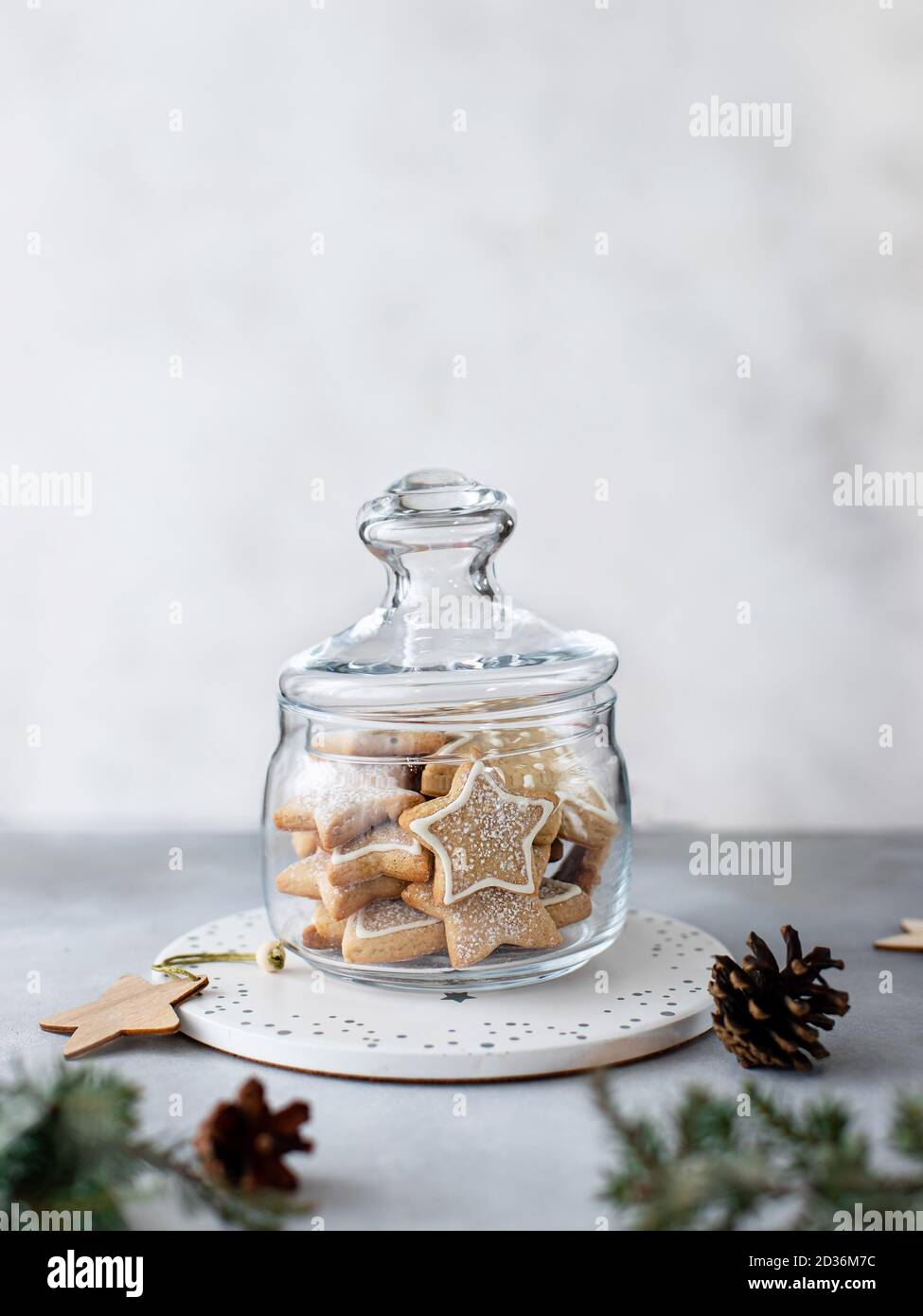 https://c8.alamy.com/comp/2D36M7C/glass-jar-with-christmas-cookies-on-a-white-background-2D36M7C.jpg