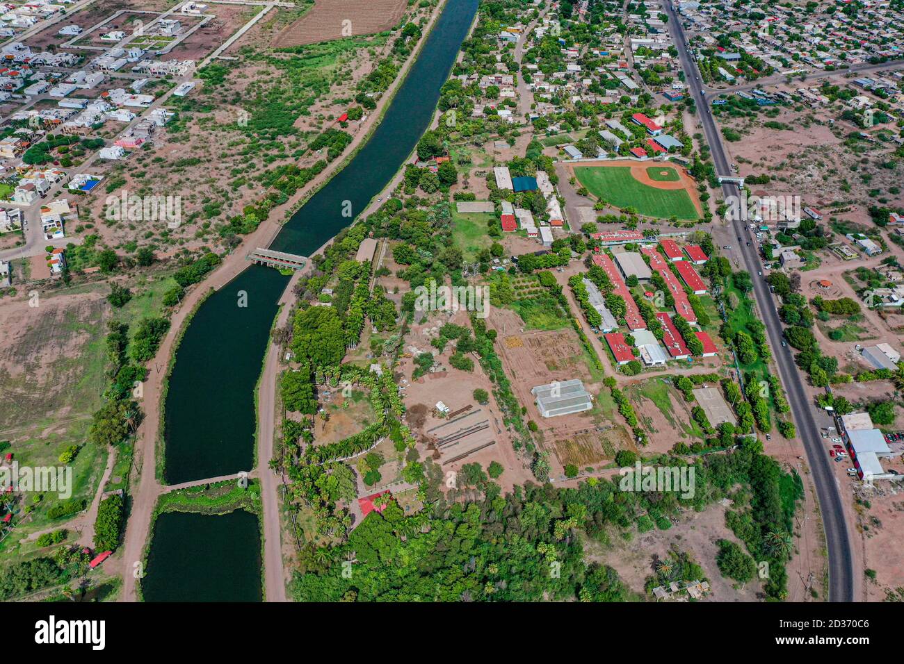 Puentes del canal hires stock photography and images Alamy