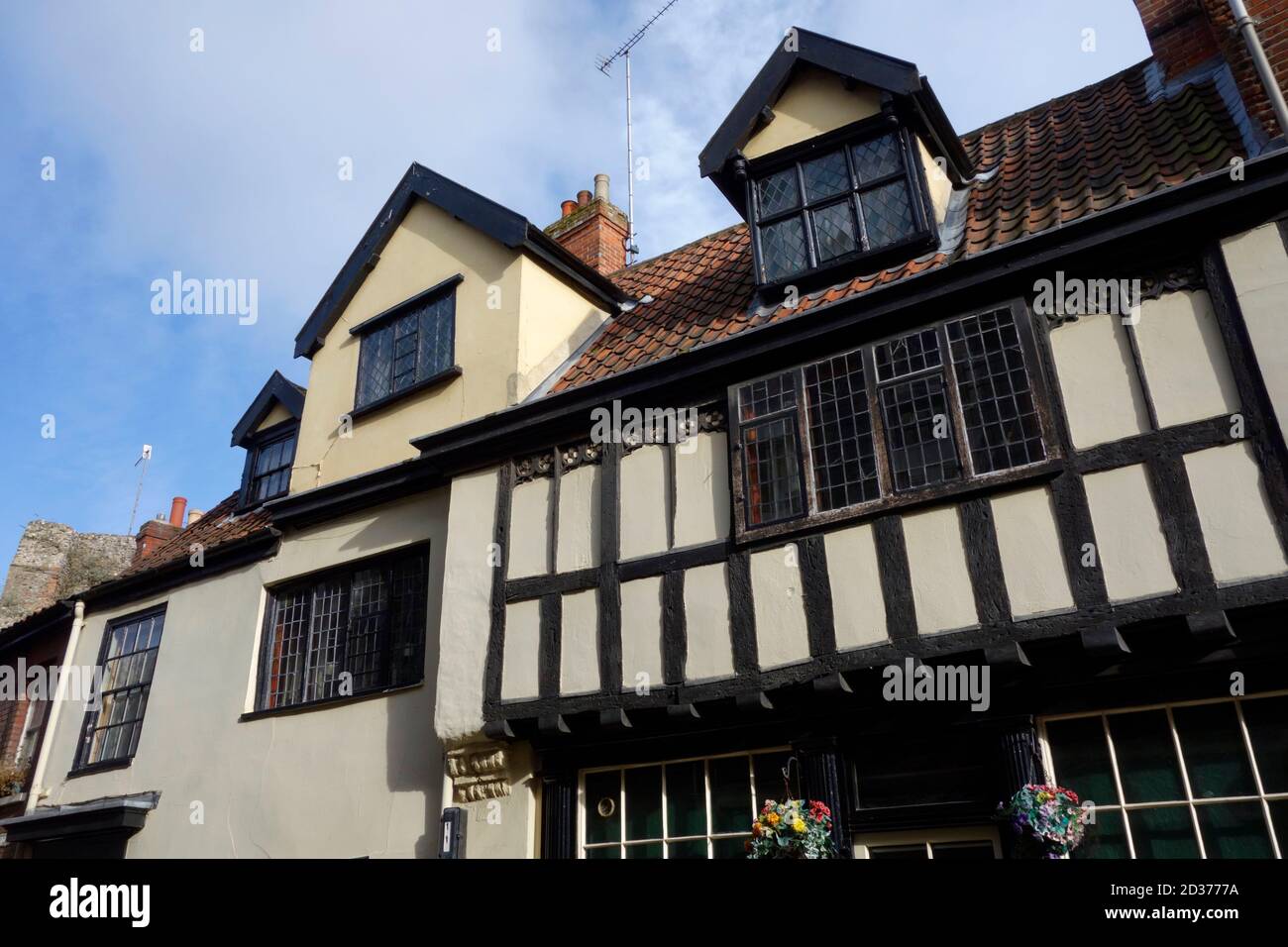 The front of Pettus House, Elm Hill, Norwich Stock Photo Alamy