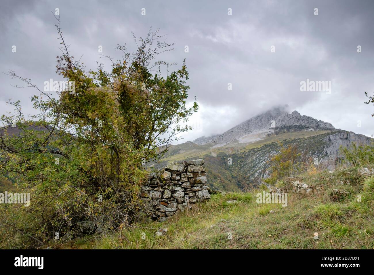 Peña Ezcaurri, 2045 metros, Parque natural de los Valles Occidentales, Huesca, cordillera de los pirineos, Spain, Europe Stock Photo