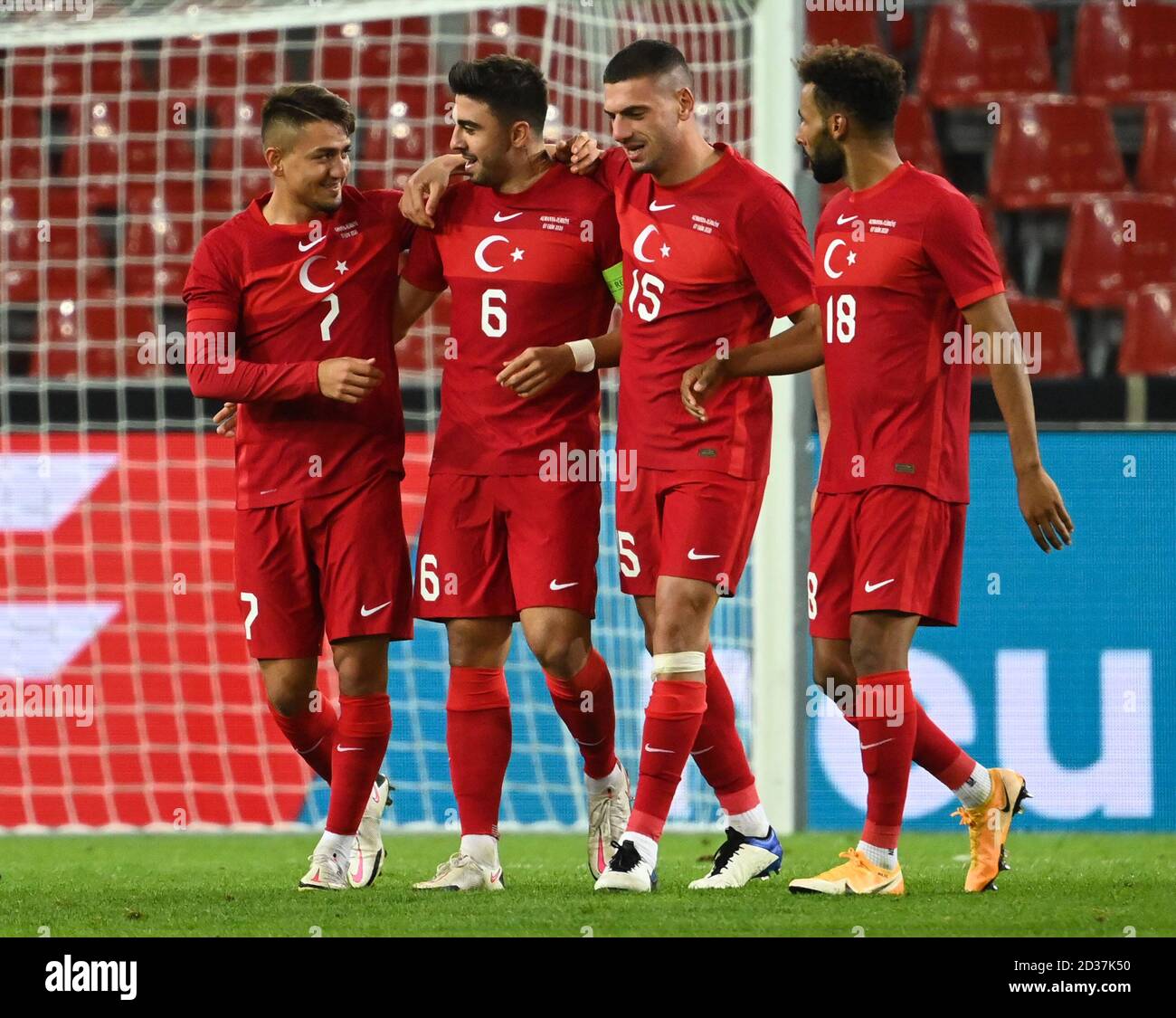 Cologne, Germany. 07th Oct, 2020. Football: international matches, Germany - Turkey in the RheinEnergieStadion. Ozan Tufan (2nd from left, Turkey) celebrates with Cengiz Ünder (l), Merih Demiral and Nazim Sangare (r) his 1:1 equaliser. Credit: Federico Gambarini/dpa/Alamy Live News Stock Photo