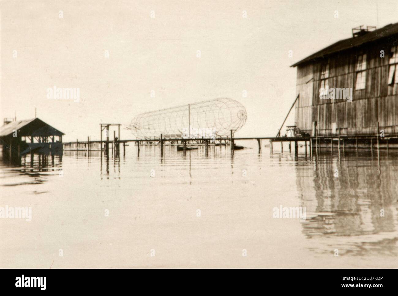 Zeppelin LZ 6 under construction, Germany, 1909 Stock Photo