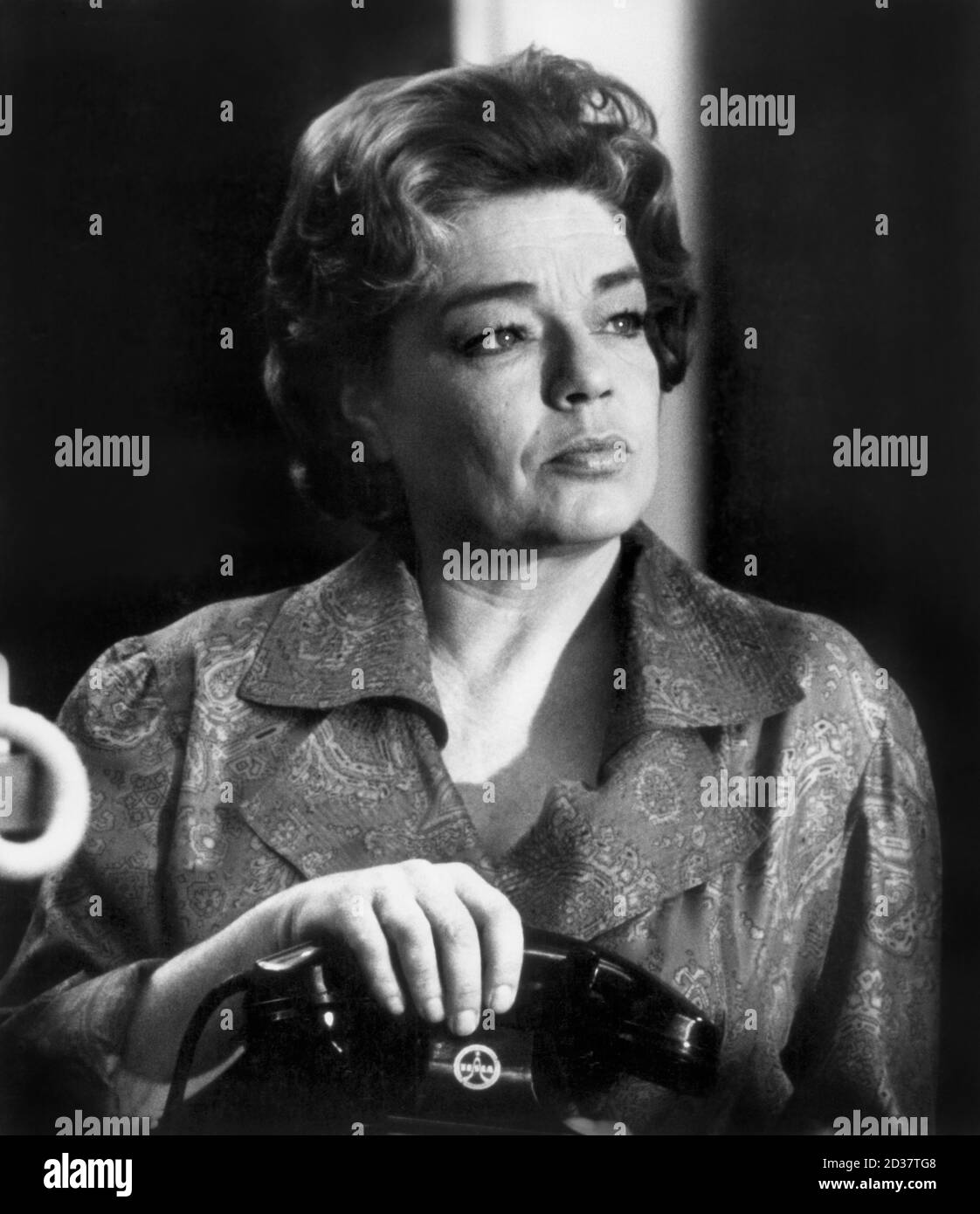 Simone Signoret, Head and Shoulders Portrait for the French-Italian Film, 'The Confession', French: 'L'aveu', Paramount Pictures, 1970 Stock Photo