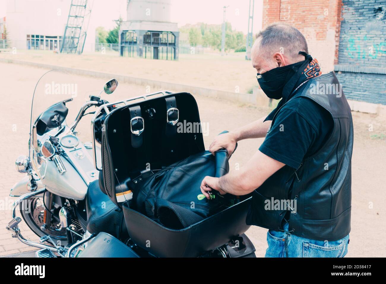 Leather motorcycle luggage hi-res stock photography and images - Alamy