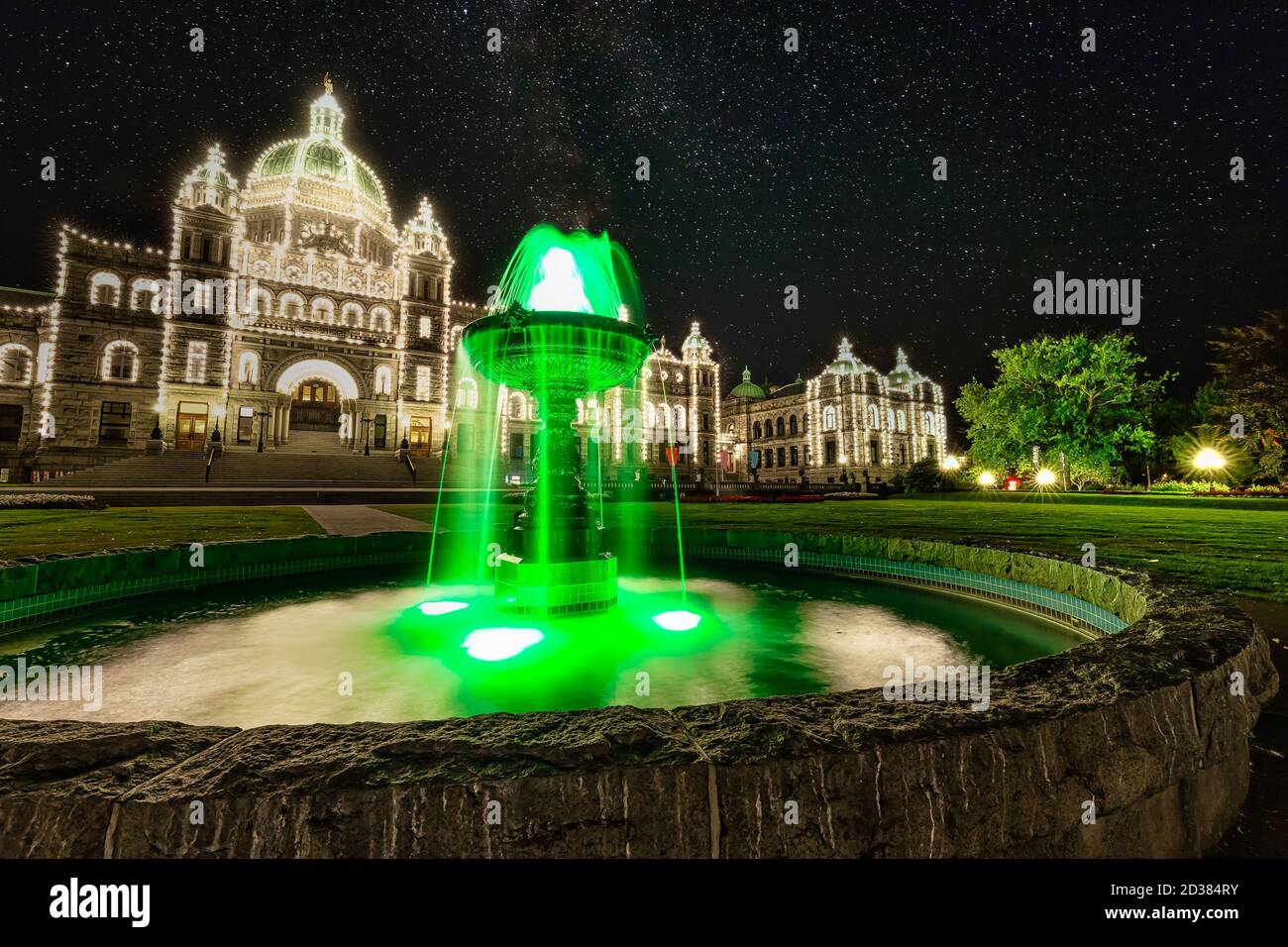 Fountain in front of British Columbia Parliament Buildings Stock Photo